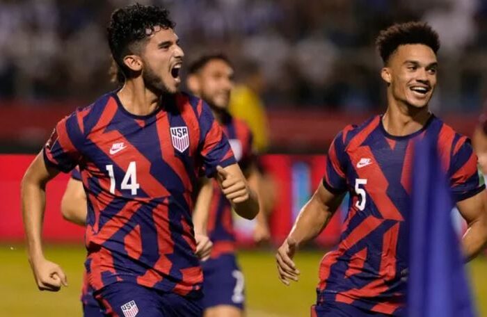 พนันบอล